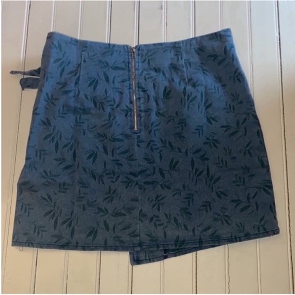 Lumiere Urban Outfitters Denim Wrap Skirt Blue Size M - Picture 5 of 8